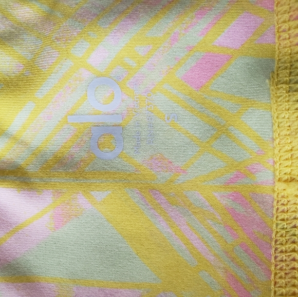 Alo Yoga Yellow Airbrush Capri in Zest Indio Small - Picture 6 of 9